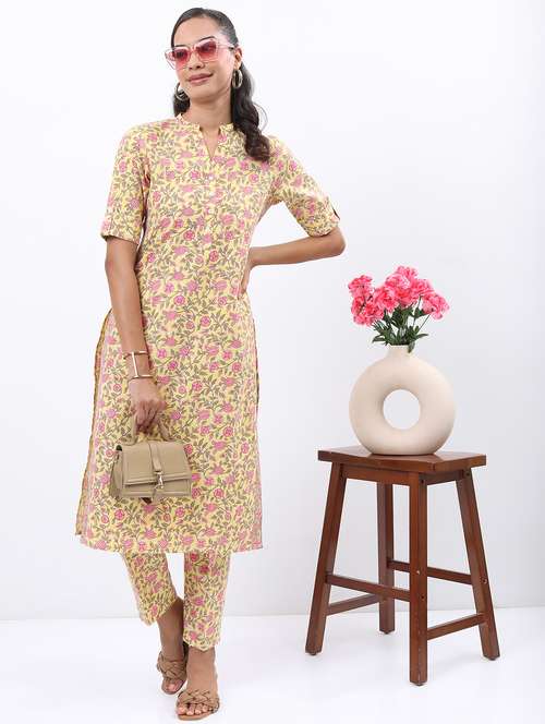 women yellow floral printed kurta pant set - 21488198 -  Standard Image - 0