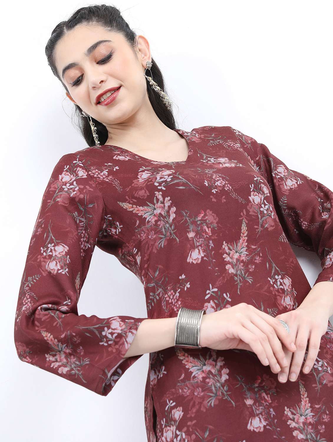 women maroon floral printed kurta pant set - 21488263 - Standard Image - 3