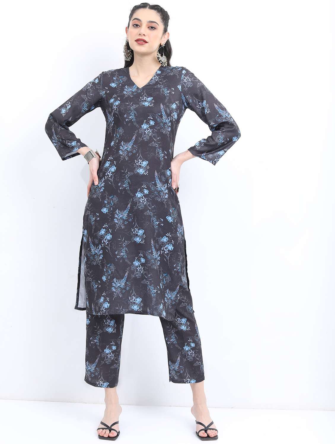 women blue floral printed kurta pant set - 21488264 -  Zoom Image - 0