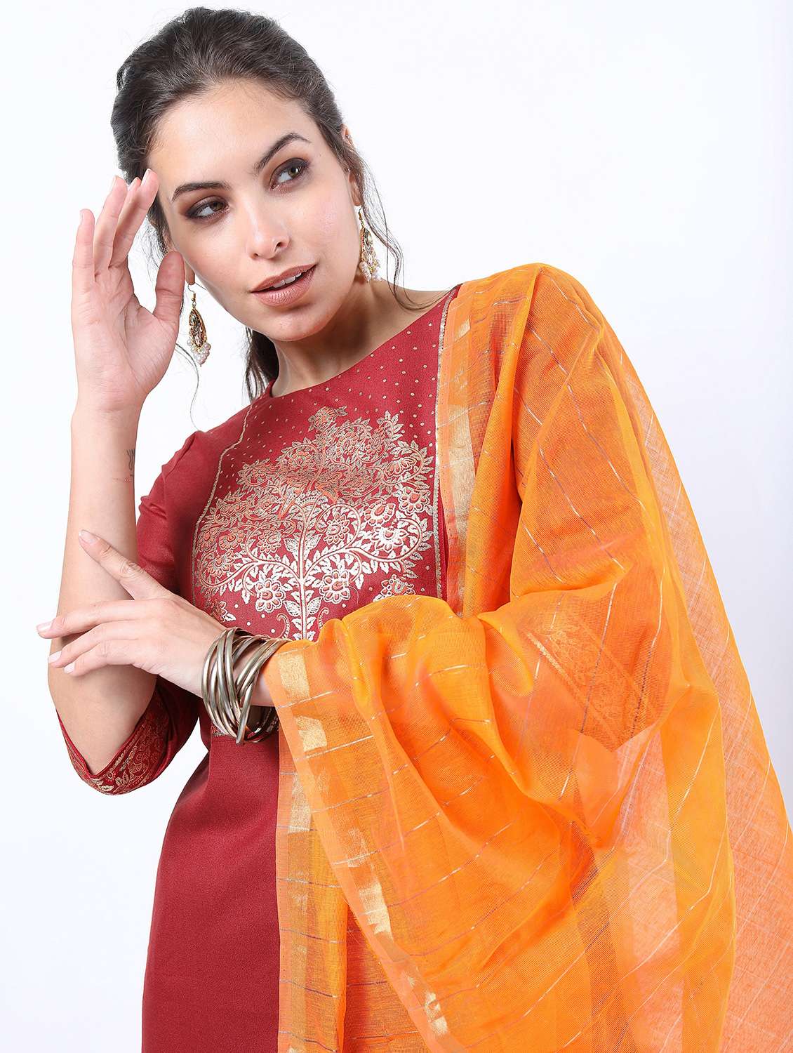 women red kurta palazzo set with dupatta - 21488381 -  Standard Image - 3