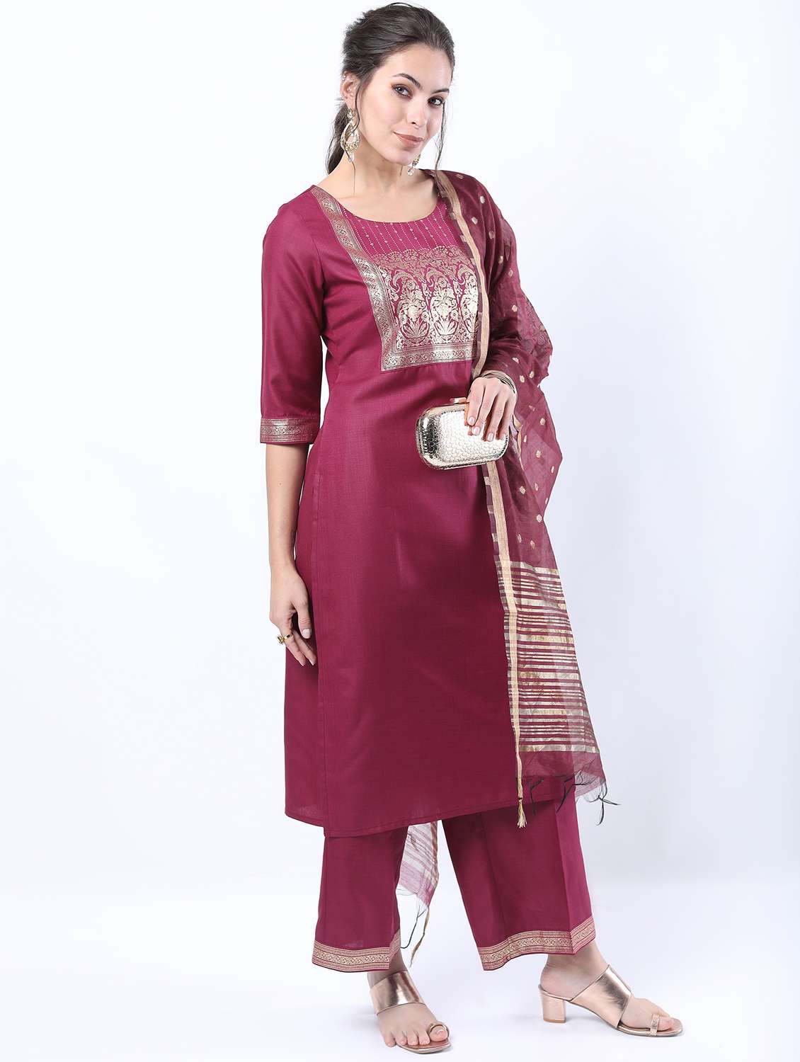 women magenta kurta pant set with dupatta