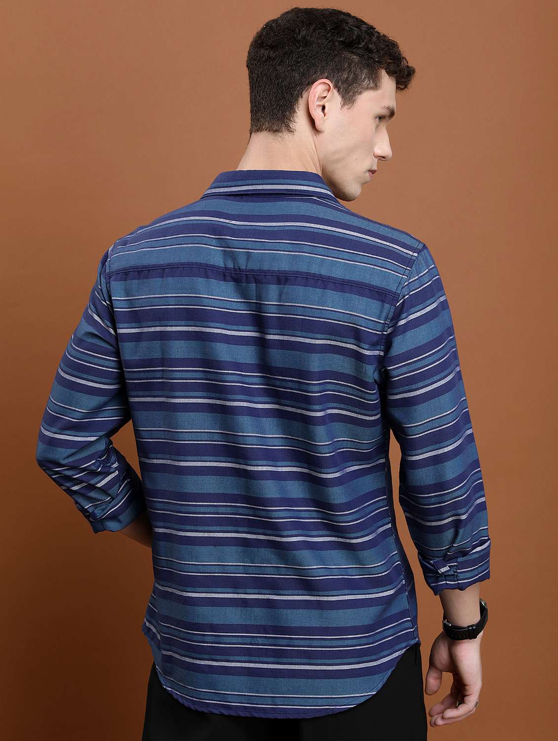 men striped casual shirt - 21488594 -  Standard Image - 3