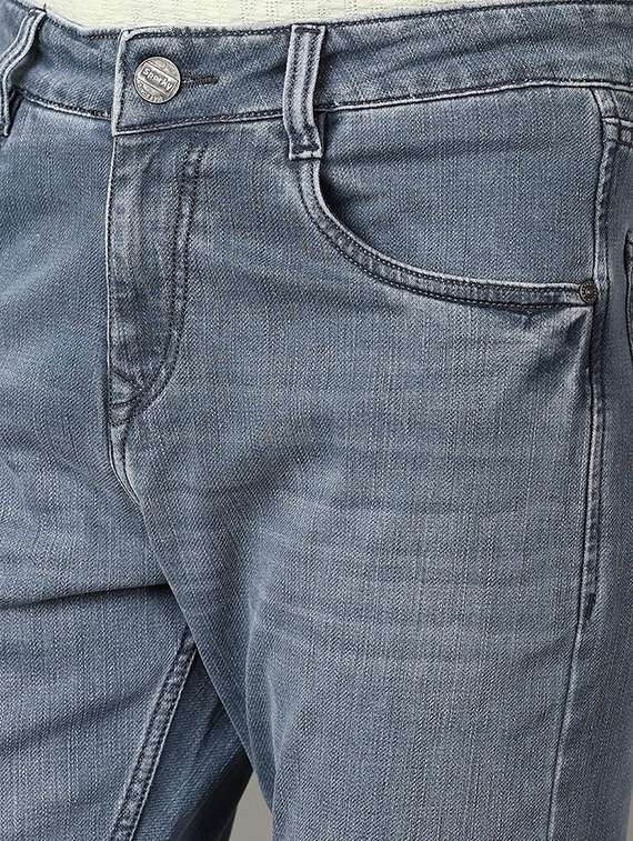 men light blue plain jeans - 21490036 -  Standard Image - 5