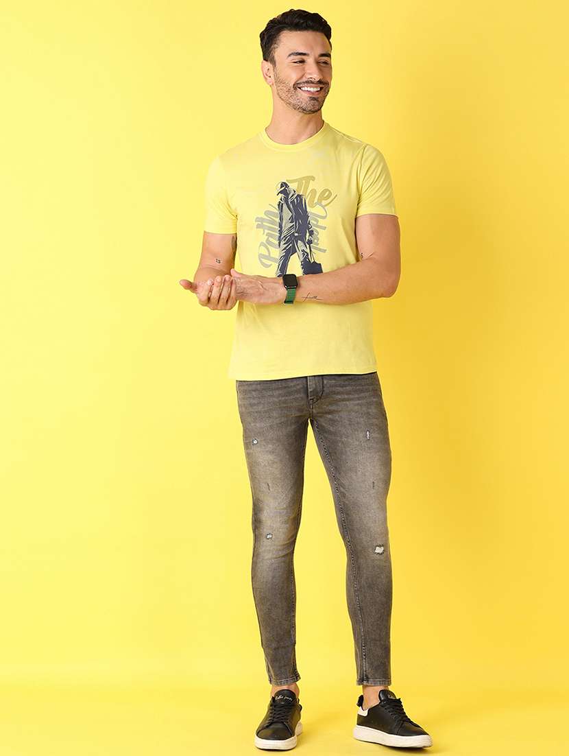 men round neck front print t-shirt - 21490127 -  Standard Image - 3