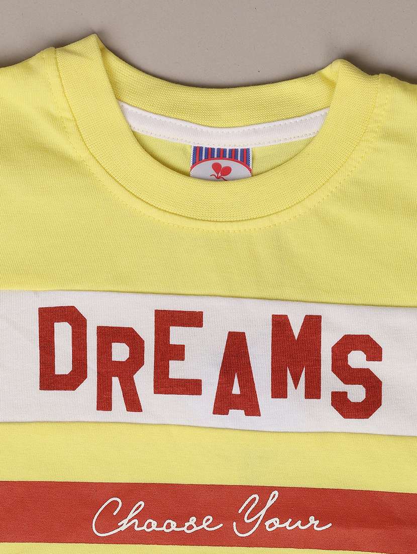 boy printed t-shirt and short set  - 21490976 -  Standard Image - 3