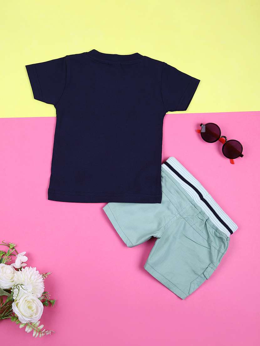 boy printed t-shirt and short set  - 21490978 -  Standard Image - 3
