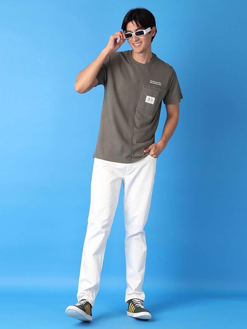 men round neck chest printed t-shirt - 21492350 - Standard Image - 3