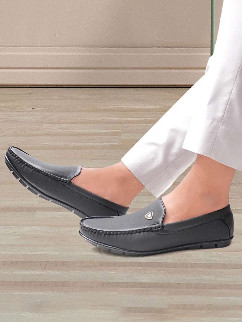 men black slip on loafer - 21492480 -  Standard Image - 5