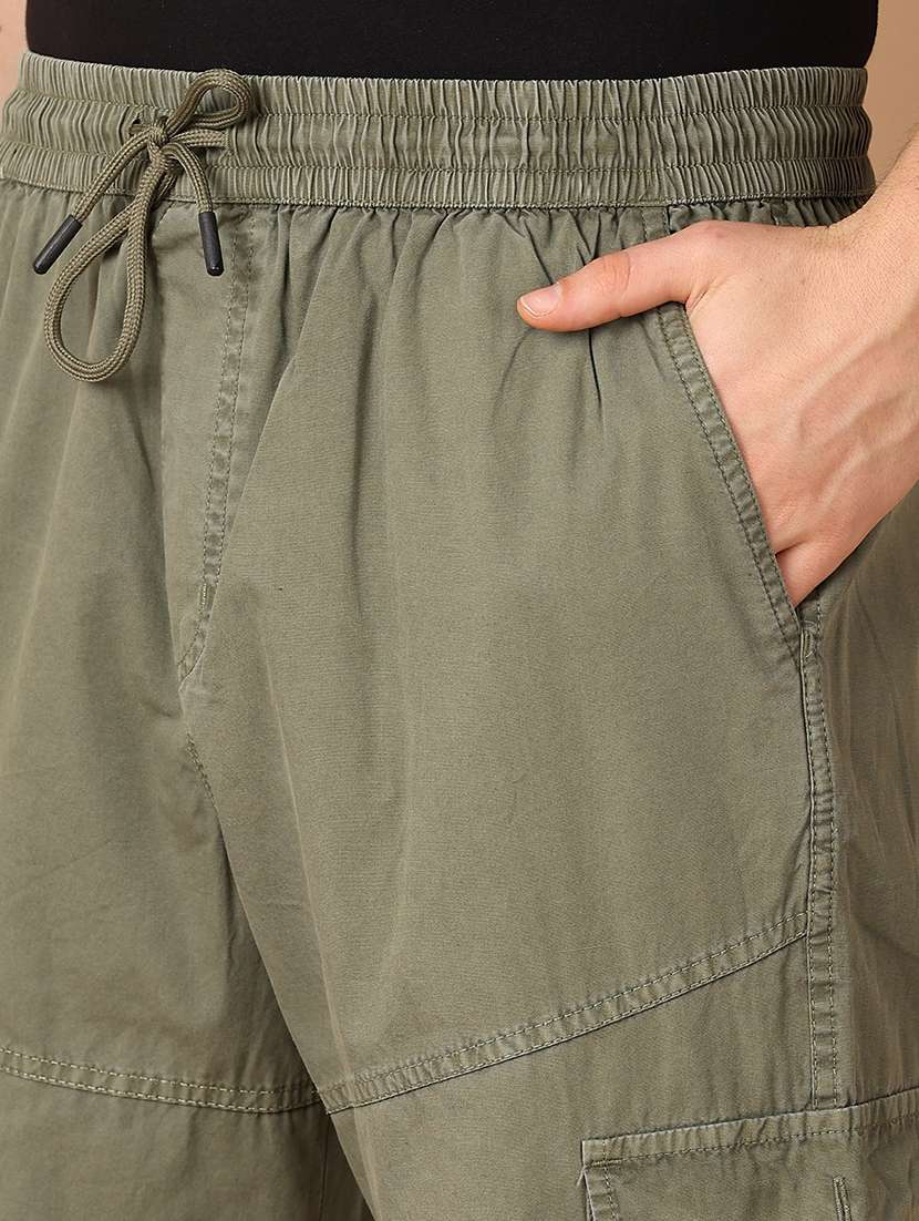 men mid rise solid cargo - 21492912 - Standard Image - 5