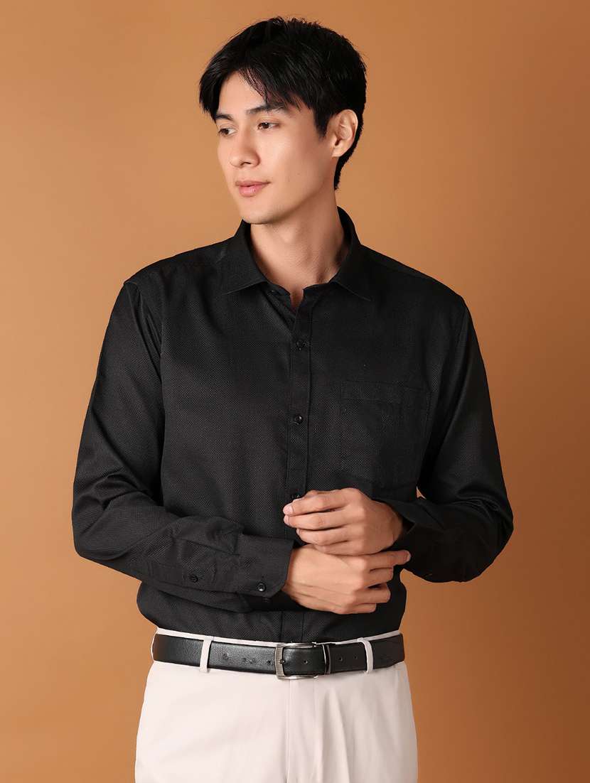 men self design long sleeves collared formal shirt