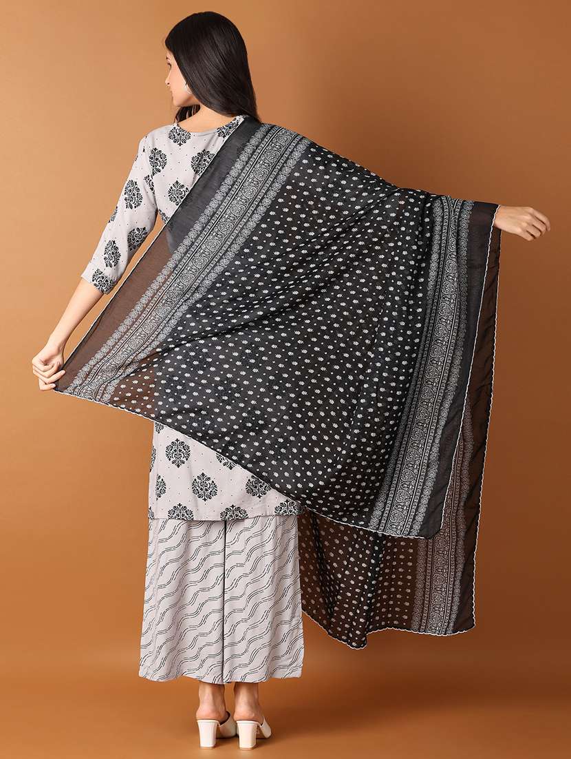 women black printed dupatta - 21493646 - Standard Image - 3