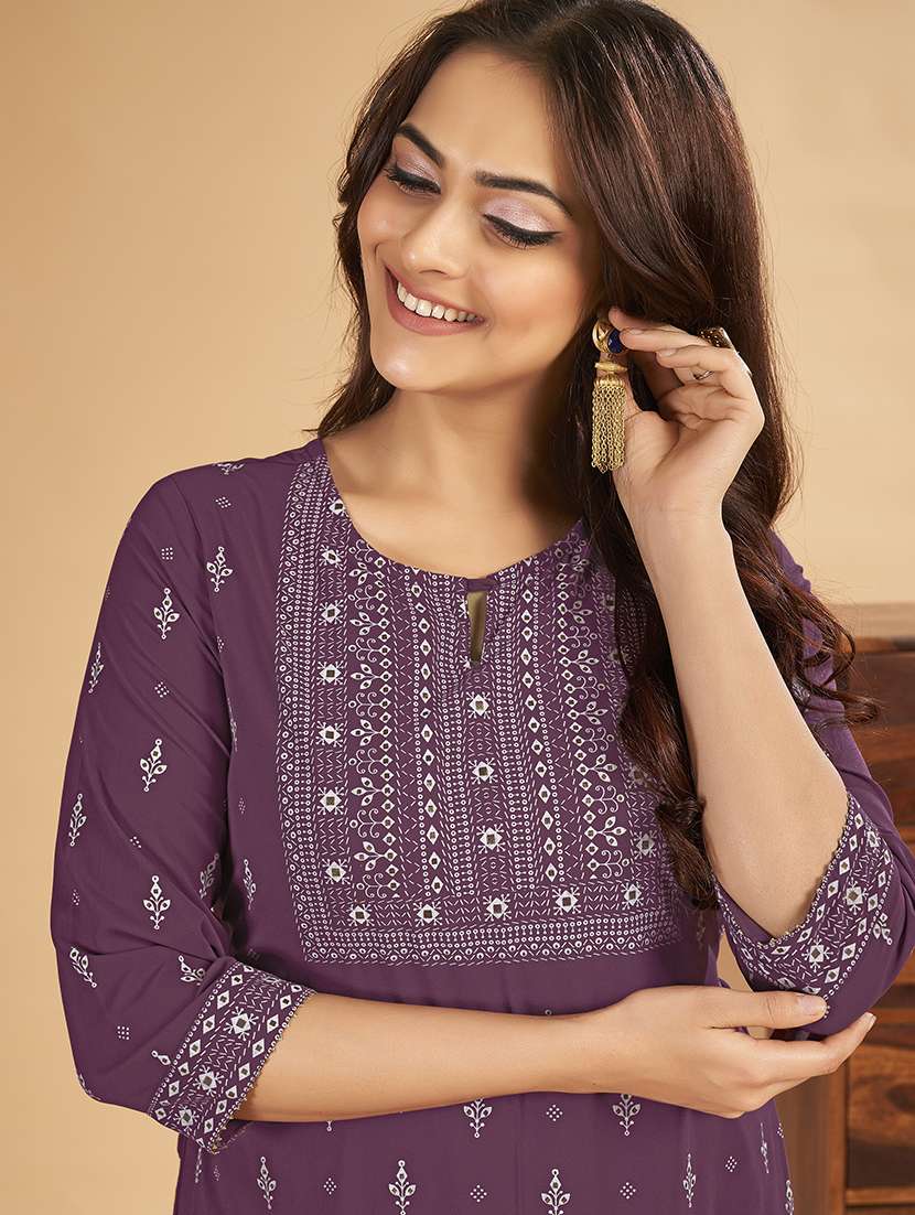 women three quarter sleeve a-line kurta - 21496409 - Standard Image - 5