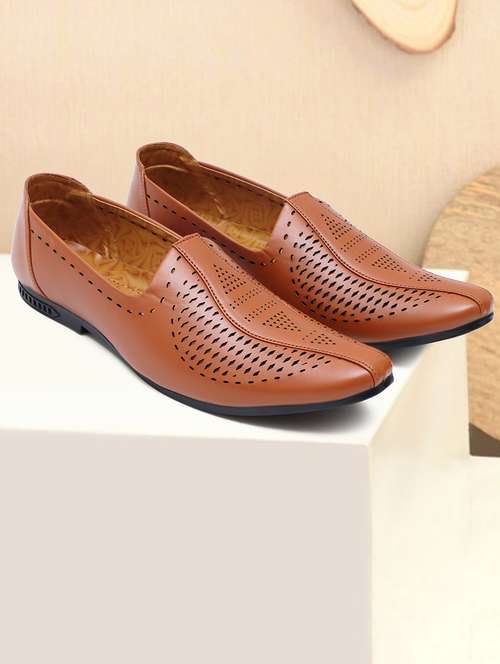 tan synthetic slip on jutis