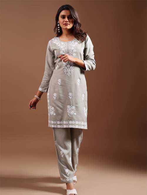 women three quarter sleeve embroidered kurta palazzo set  - 21497888 -  Standard Image - 0