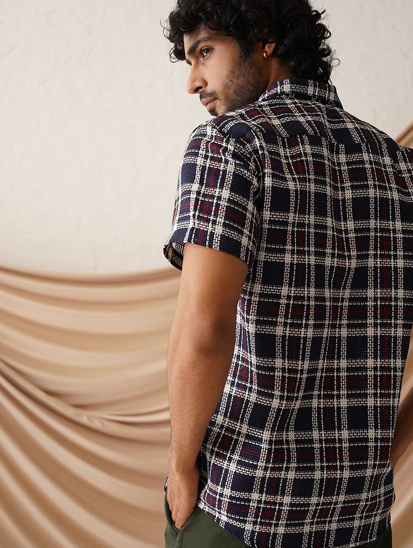 men checkered short sleeve casual shirt - 21498861 -  Standard Image - 3