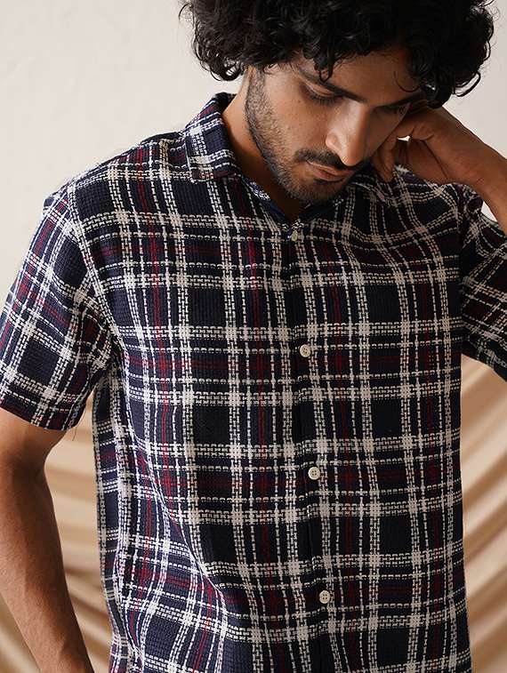 men checkered short sleeve casual shirt - 21498861 -  Standard Image - 5