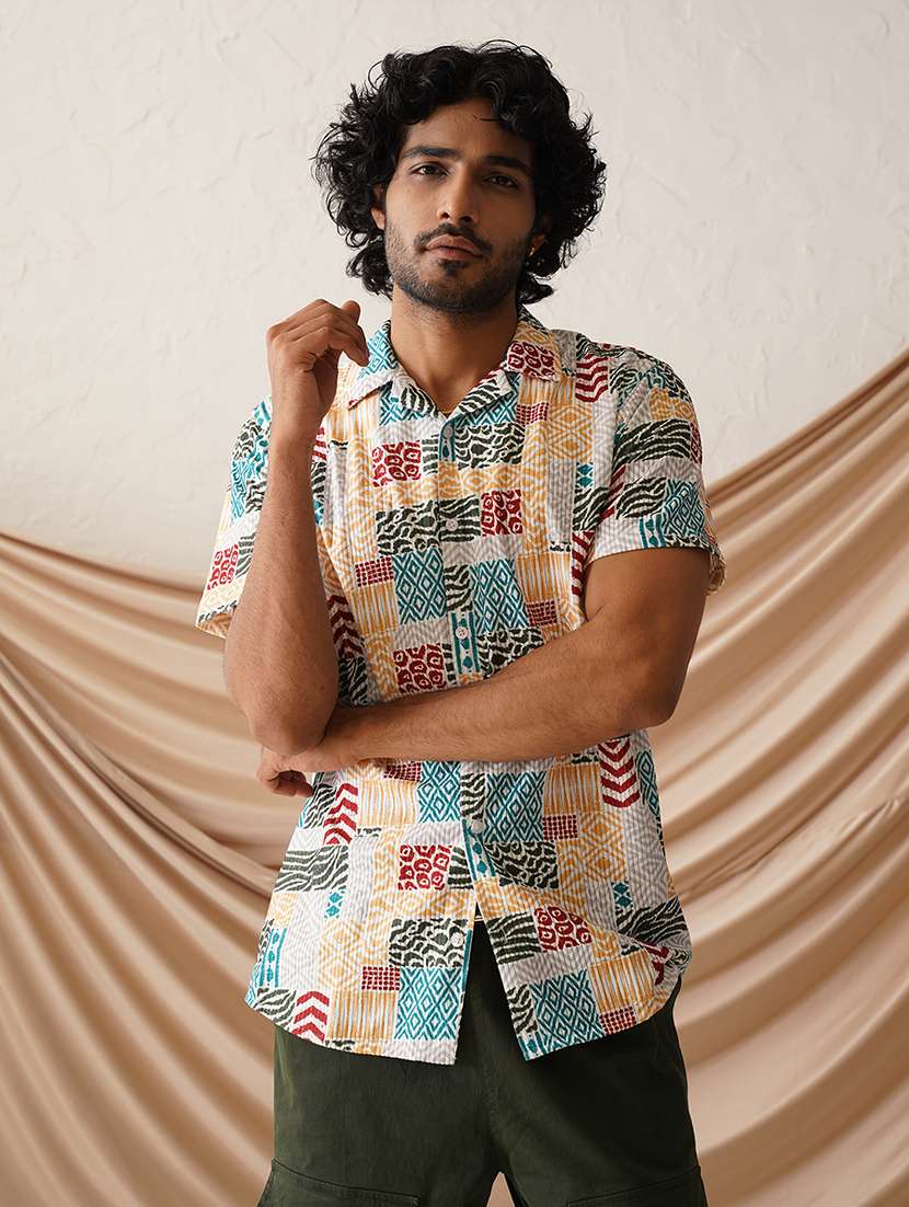 men printed short sleeve casual shirt - 21498864 -  Standard Image - 3