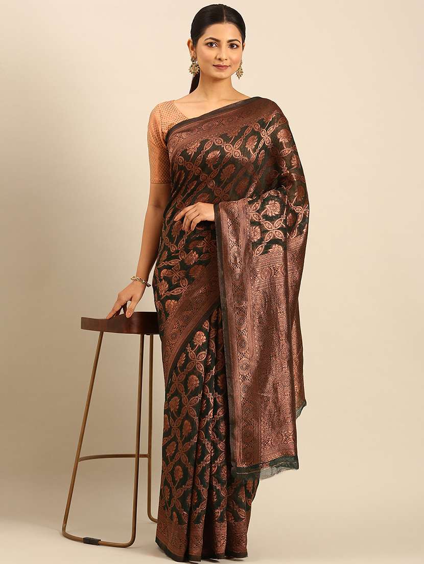 women self design banarasi saree with blouse