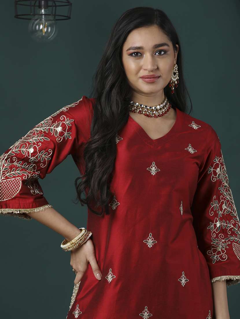 women's maroon v-neck zari embroidered fringe lace detailing bell sleeves straight kurta & elasticated pants festive set - 21504038 - Standard Image - 3