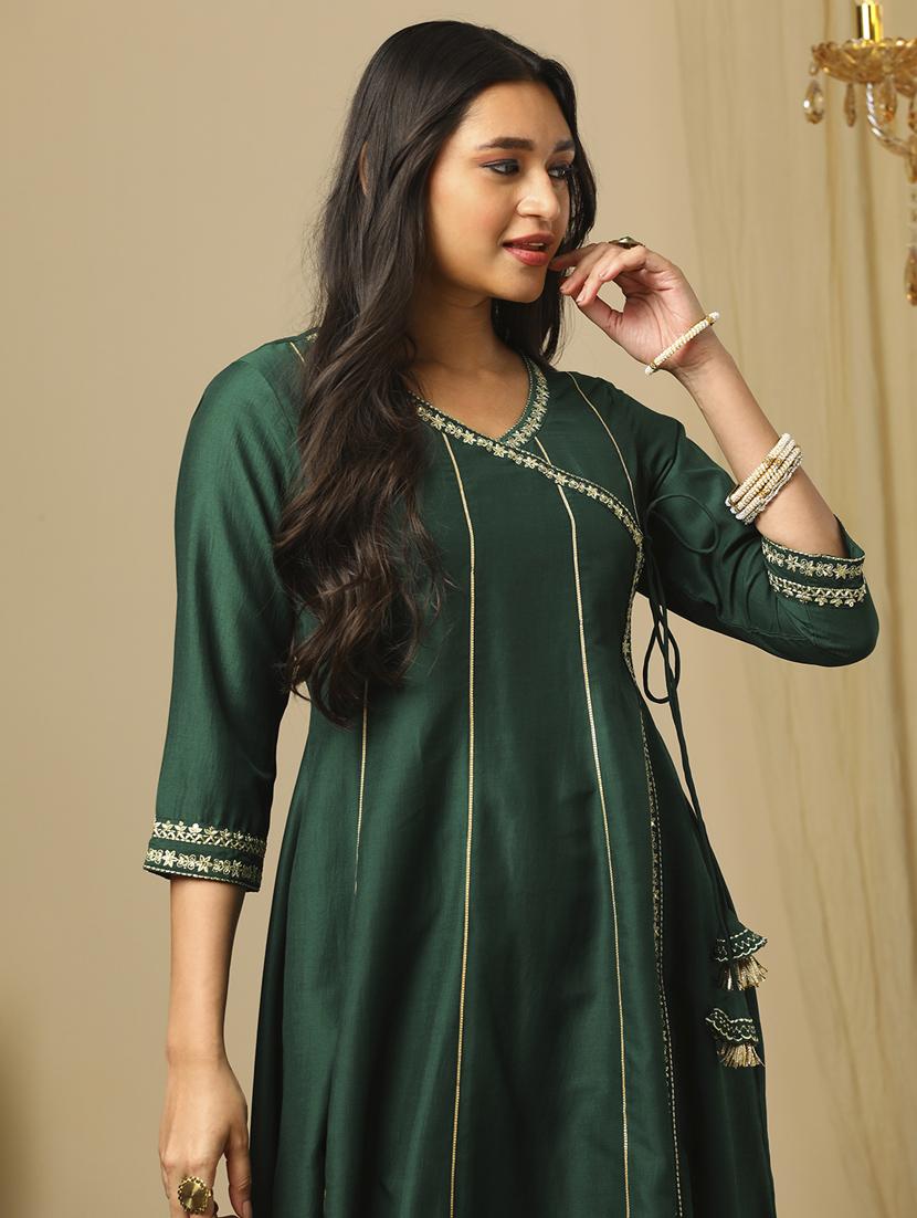 women's green embroidered v-neck gold lace detail panelled angrakha a-line kurta & elasticated pants festive set - 21504043 - Standard Image - 3