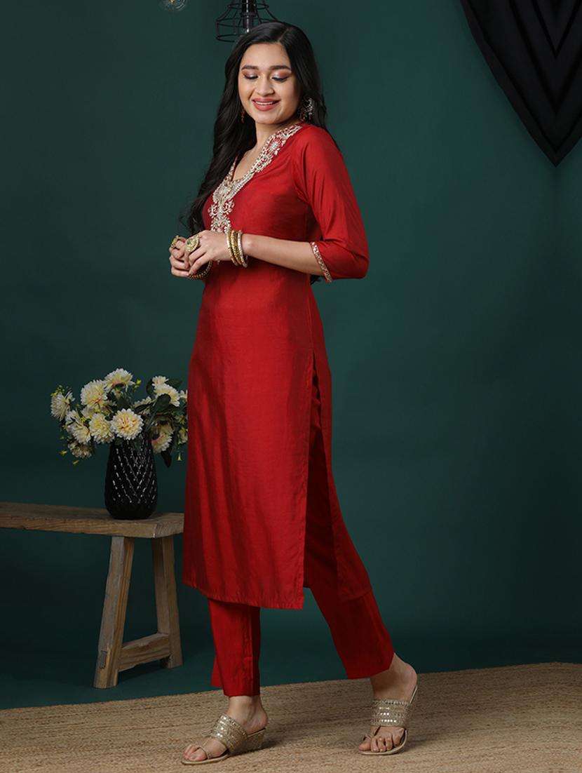 women's maroon zari embroidered v-neck straight kurta & elasticated pants festive set - 21504045 -  Standard Image - 3
