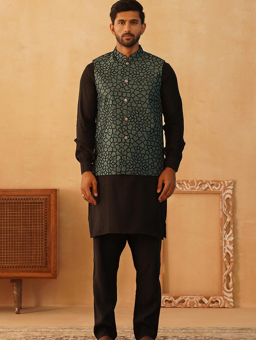 men embroidered kurta pyjama with jacket ethnic wear set - 21505303 - Standard Image - 3