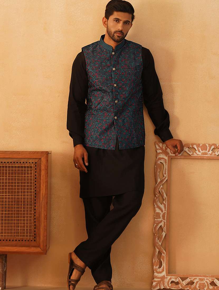 men embroidered kurta pyjama with jacket ethnic wear set - 21505307 - Standard Image - 3