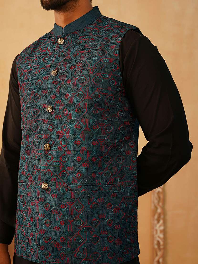 men embroidered kurta pyjama with jacket ethnic wear set - 21505307 - Standard Image - 5