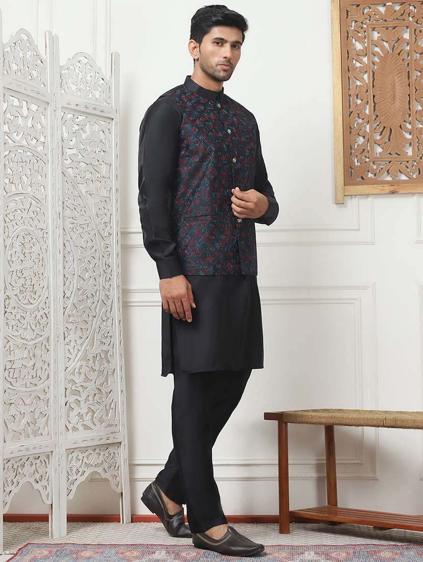 men embroidered kurta pyjama with jacket ethnic wear set - 21505308 - Standard Image - 3