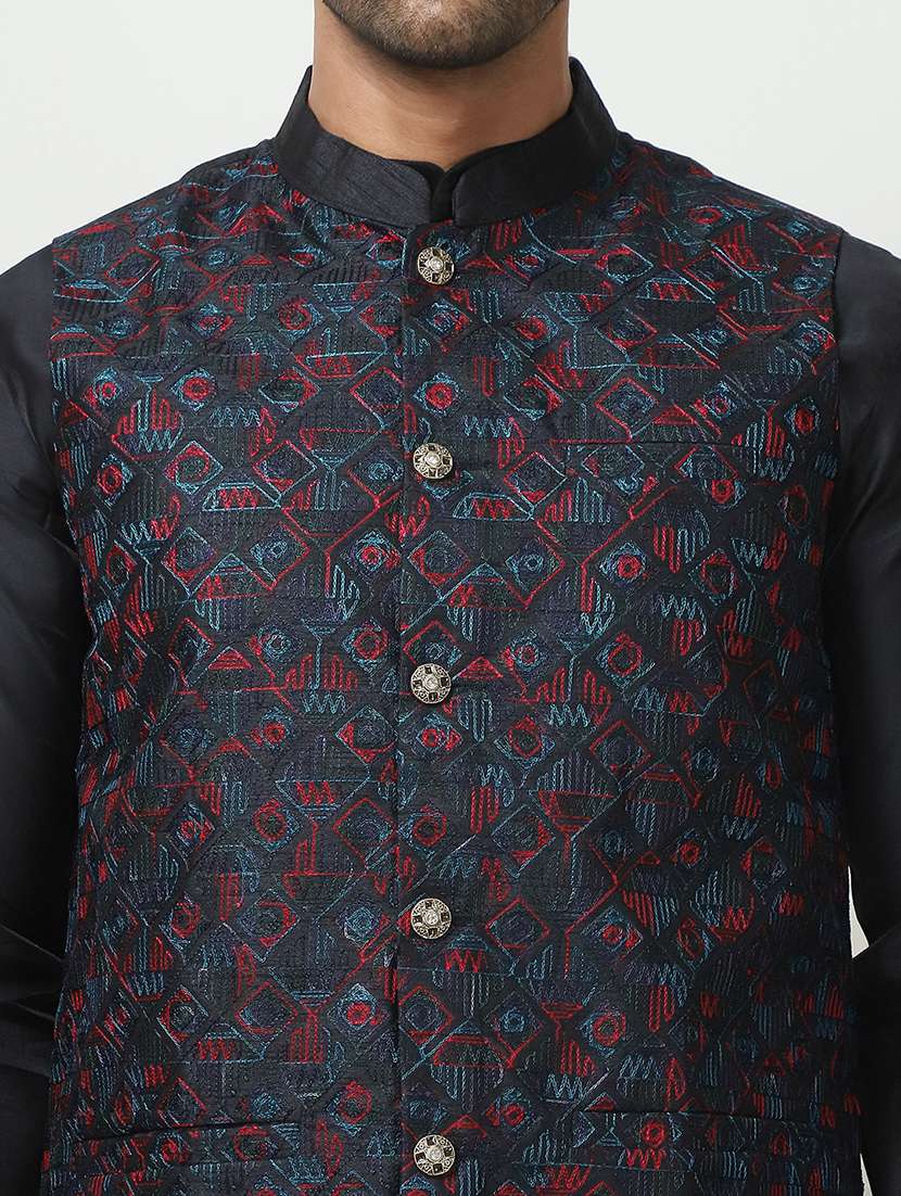 men embroidered kurta pyjama with jacket ethnic wear set - 21505308 - Standard Image - 5