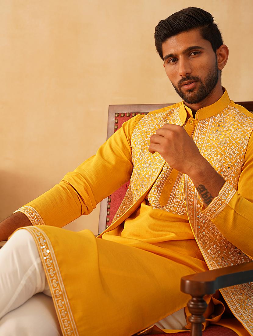 men embroidered kurta pyjama with jacket ethnic wear set - 21505318 - Standard Image - 5