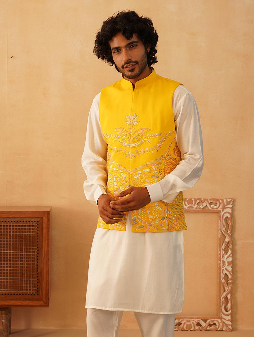 men embroidered kurta pyjama with jacket ethnic wear set - 21505331 - Standard Image - 3