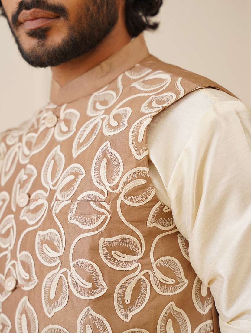 men embroidered kurta pyjama with jacket ethnic wear set - 21505337 -  Standard Image - 3