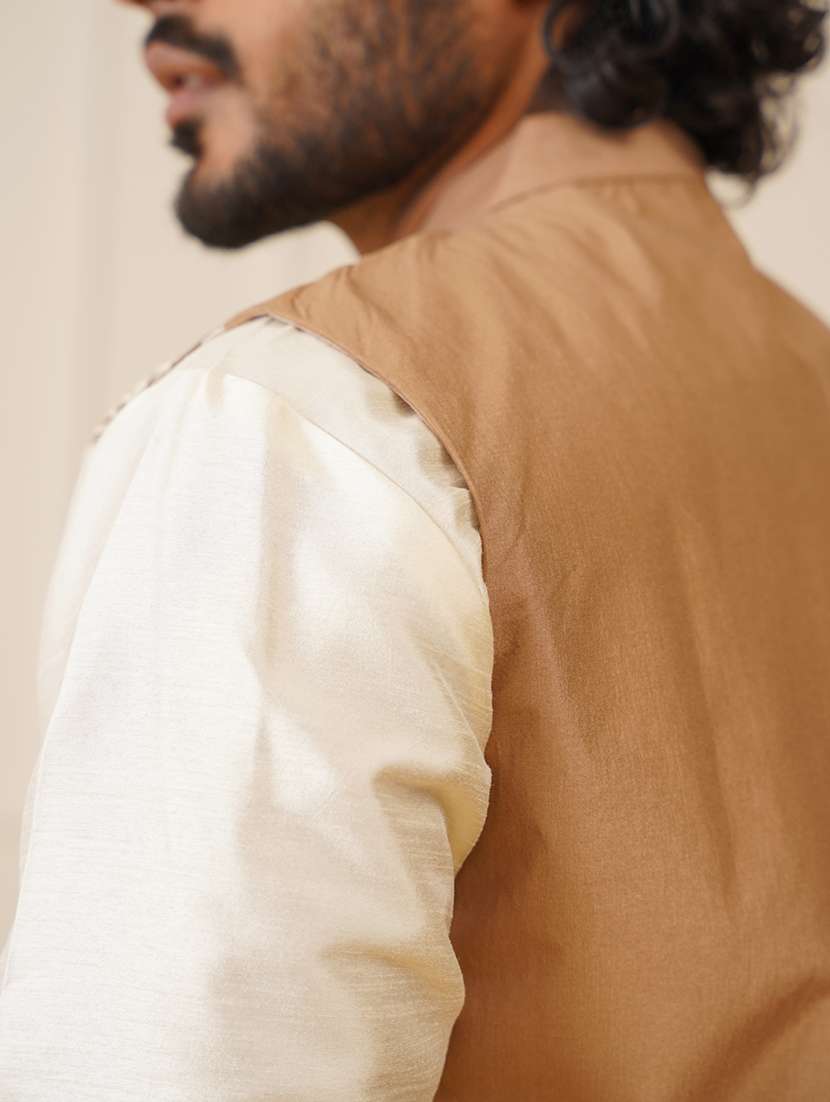 men embroidered kurta pyjama with jacket ethnic wear set - 21505337 -  Standard Image - 5