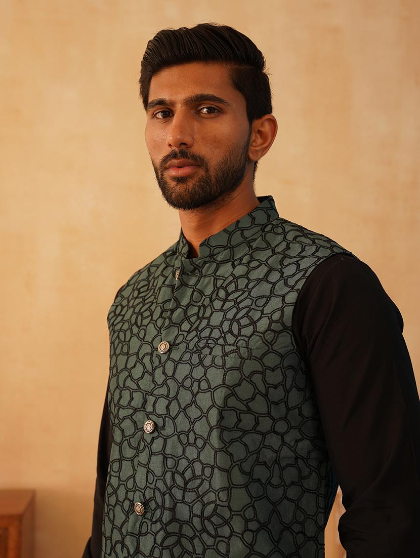 men embroidered kurta pyjama with jacket ethnic wear set - 21505341 - Standard Image - 5