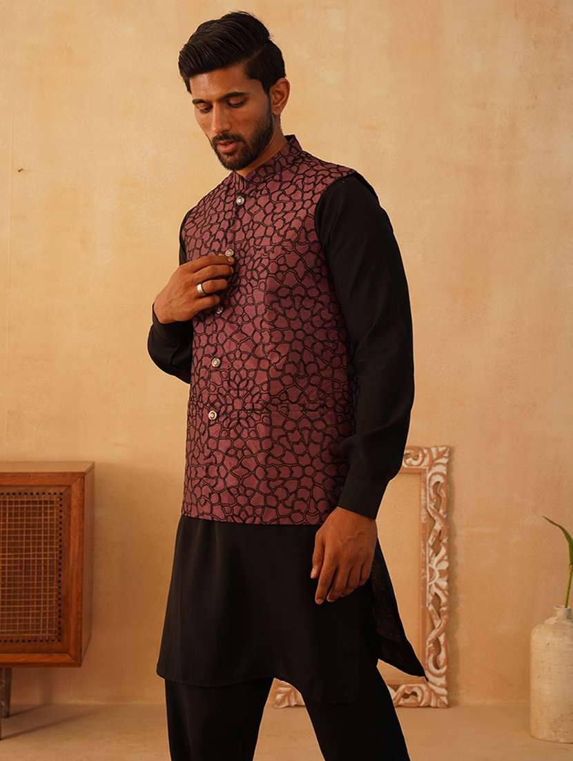men embroidered kurta pyjama with jacket ethnic wear set - 21505342 - Standard Image - 3