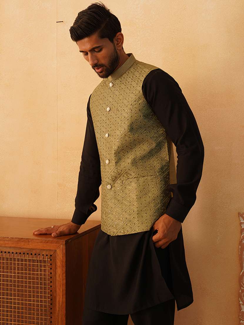 men embroidered kurta pyjama with jacket ethnic wear set - 21505343 - Standard Image - 3