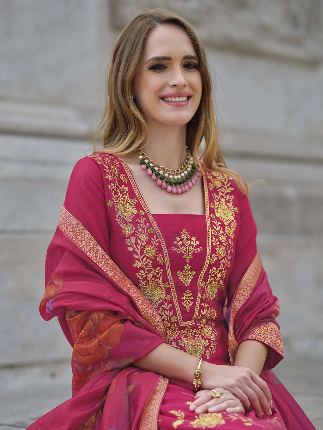 women three quarter sleeve kurta pant with dupatta set - 21508889 -  Standard Image - 3