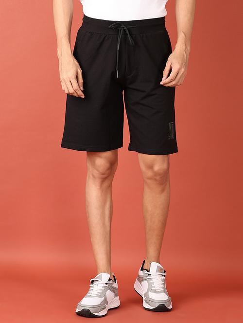 men mid rise solid shorts - 21510006 -  Standard Image - 0