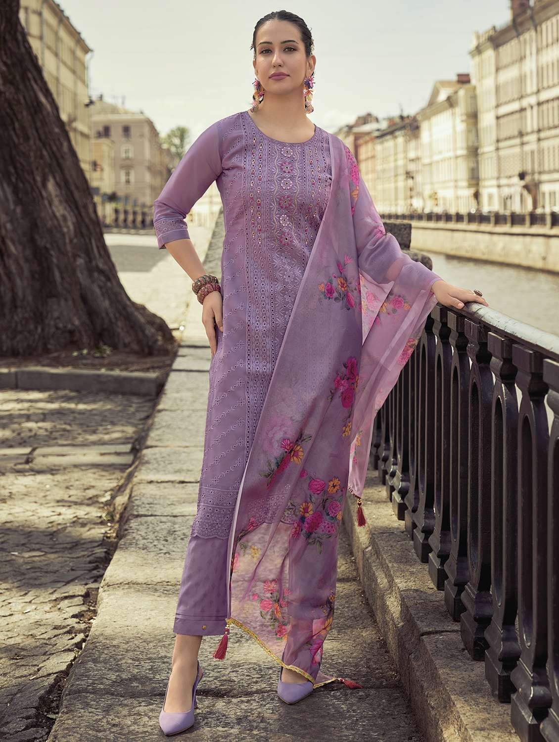 women embroidered kurta pant set with dupatta - 21510313 - Zoom Image - 0