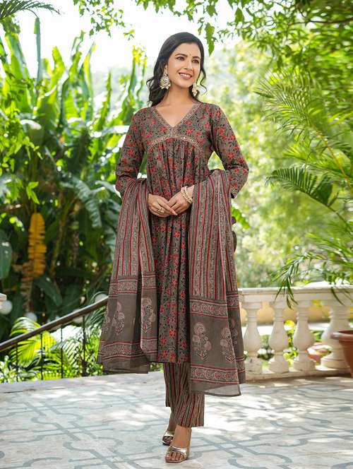 women three quarter sleeve kurta pant with dupatta set - 21510360 -  Standard Image - 0