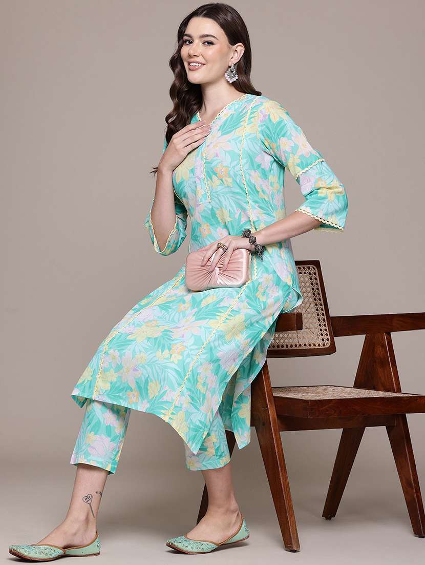 women v neck printed kurta pant set - 21510387 -  Standard Image - 3