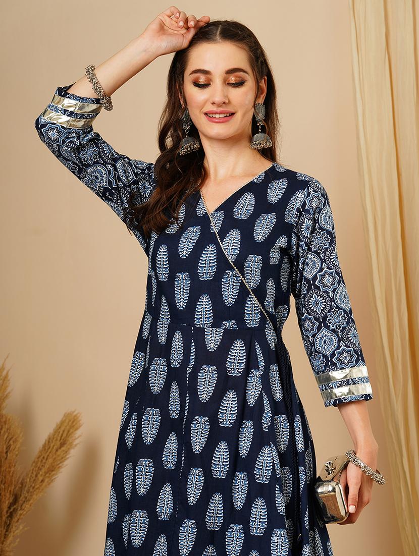 women's blue ethnic motif wrap v-neck a-line flared calf length kurta & straight trouser festive set - 21511032 - Standard Image - 3