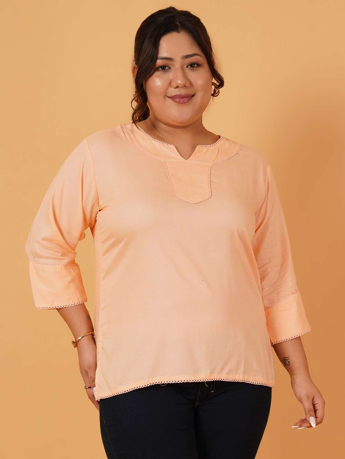 women solid notch neck plus size top