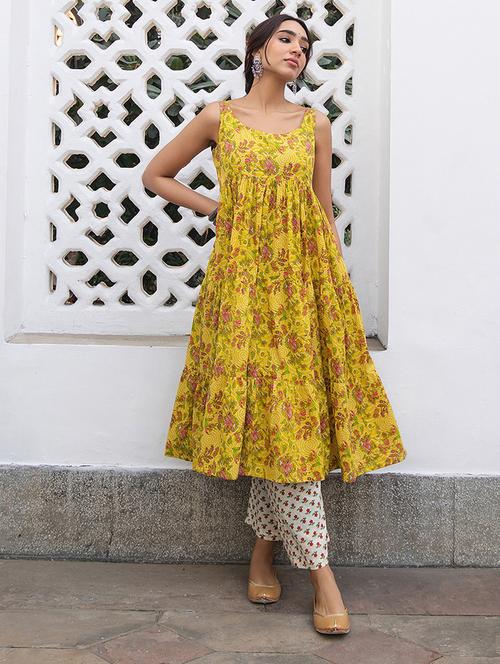 mustard floral printed kurta pant set - 21514187 -  Standard Image - 0