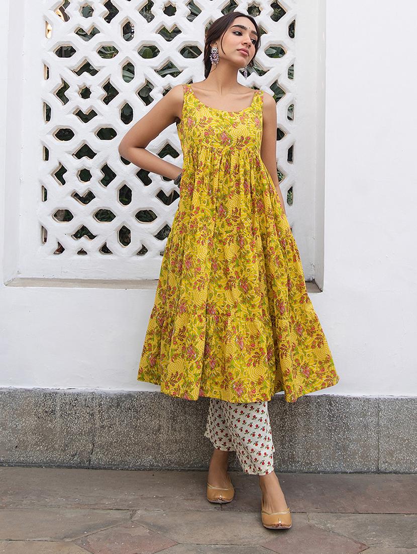 mustard floral printed kurta pant set - 21514187 -  Zoom Image - 0