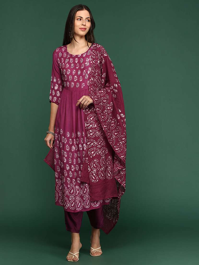 women batik kurta pant set with dupatta