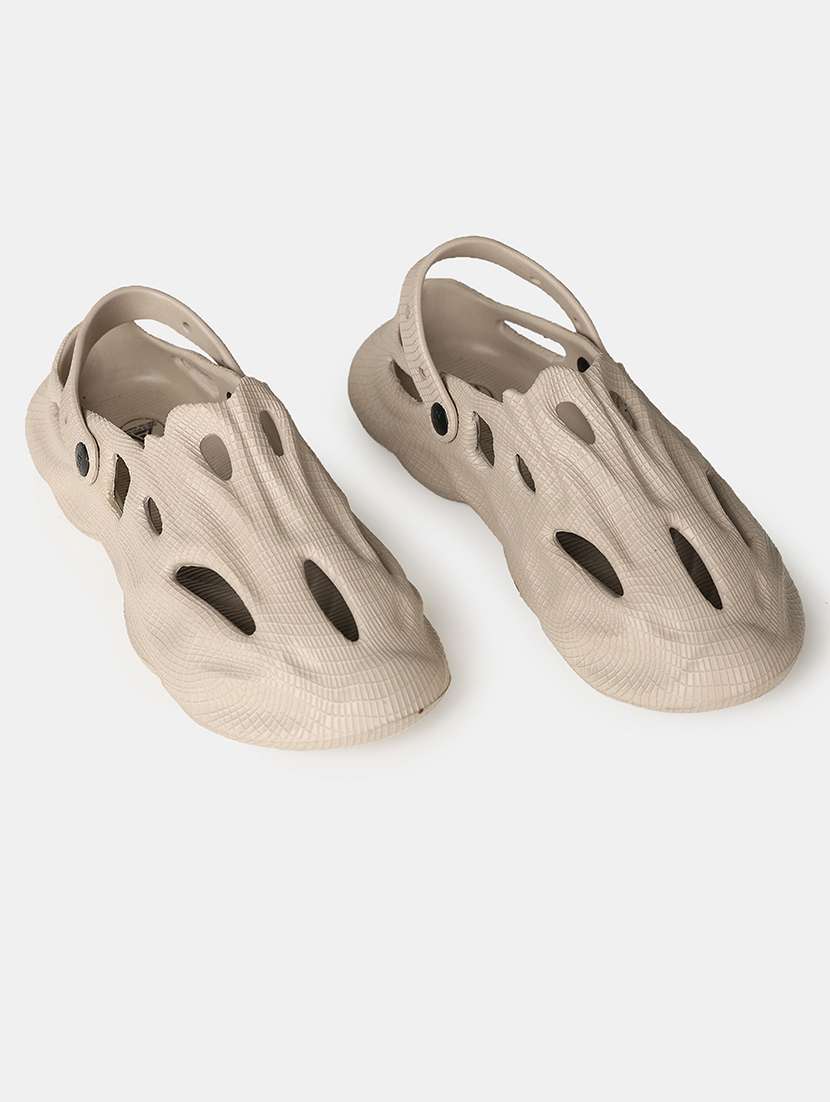 men beige crocs clog - 21515302 -  Standard Image - 3