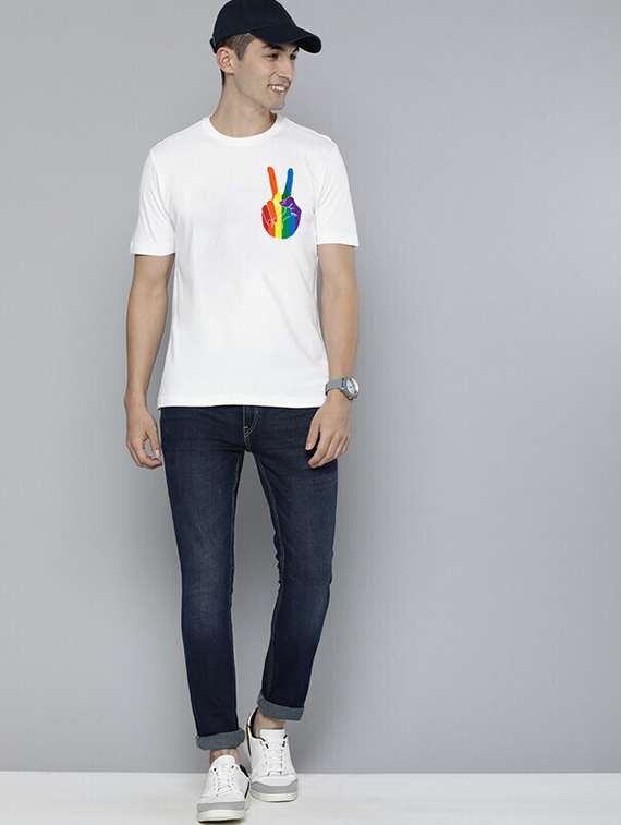 men round neck chest printed t-shirt - 21518135 -  Standard Image - 3