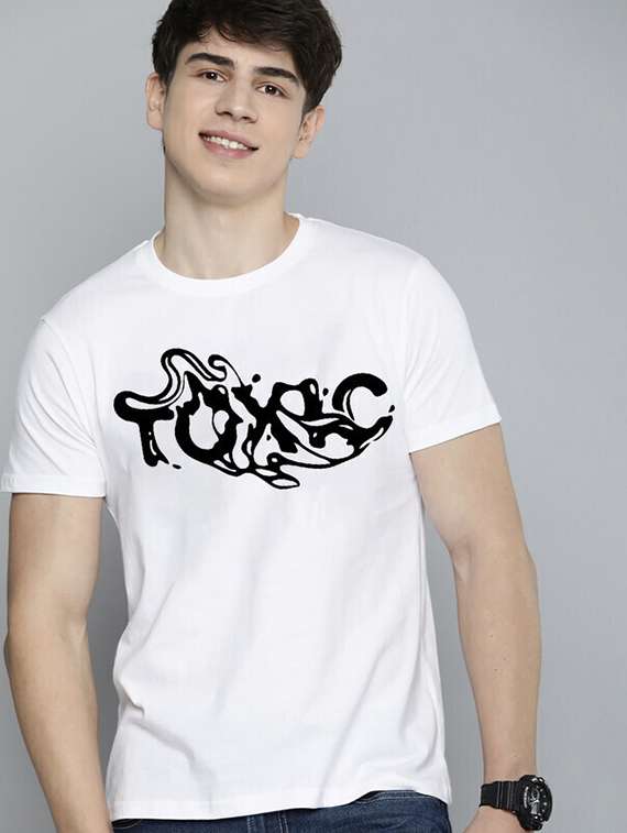 men round neck chest printed t-shirt